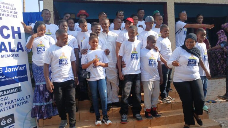 Lire la suite à propos de l’article Ambah Trading honore l&rsquo;orphelinat « Aide aux Enfants déshérités de Guinée » et célèbre ses talents